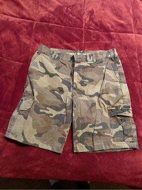 Dickies Men's Camo Cargo Shorts - Green/Brown